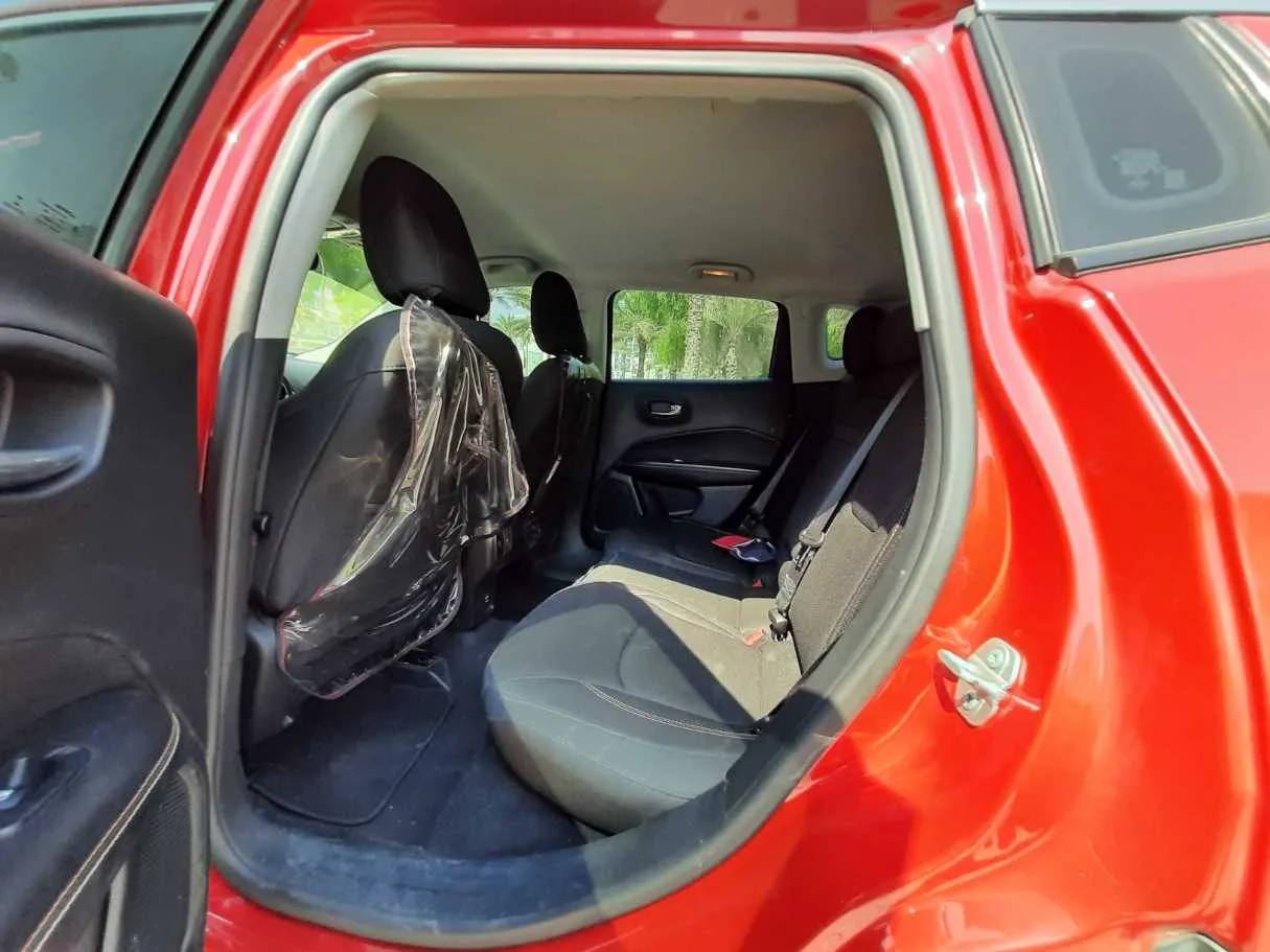 Car image 13