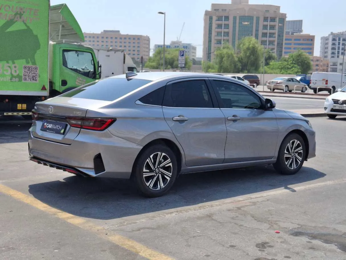 Car image 7