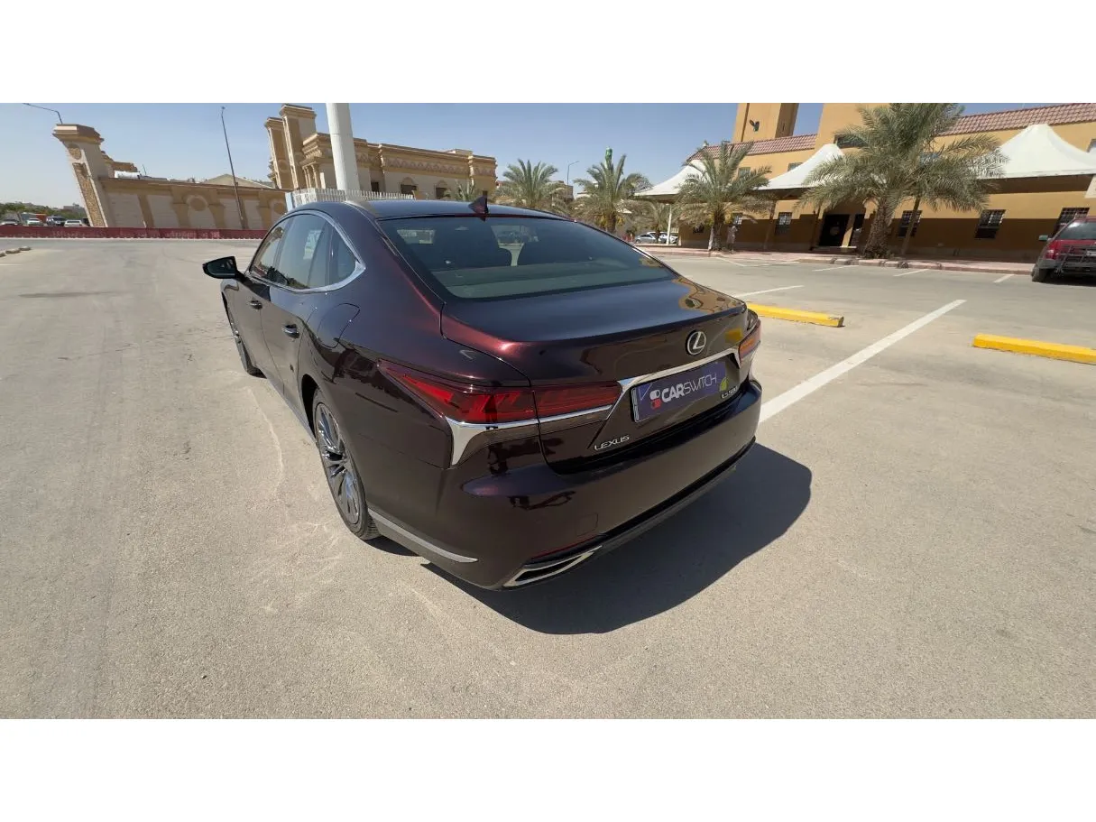 Car image 7