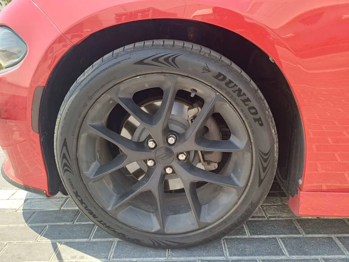 Car image 9