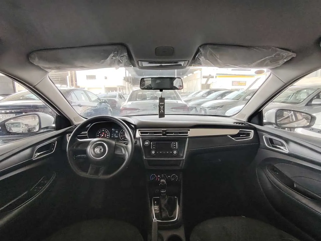 Car image 20