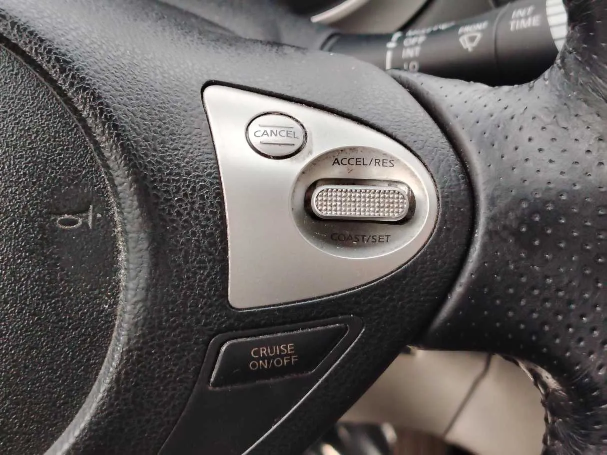 Car image 26