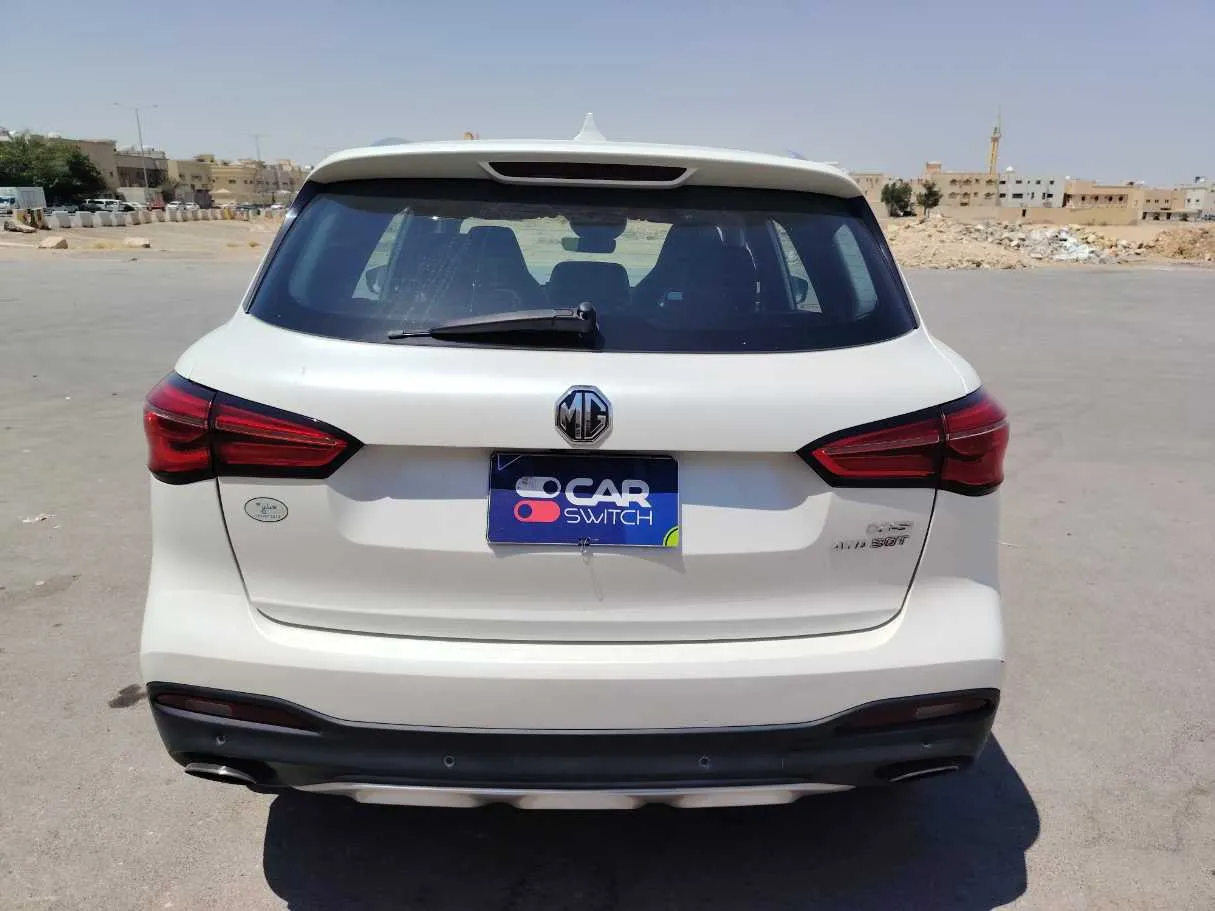 Car image 6