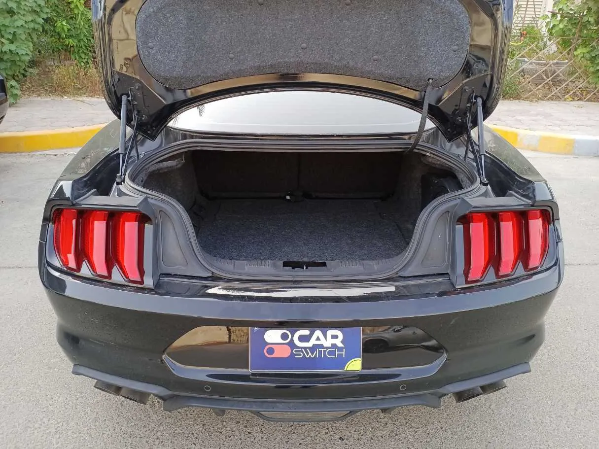Car image 25
