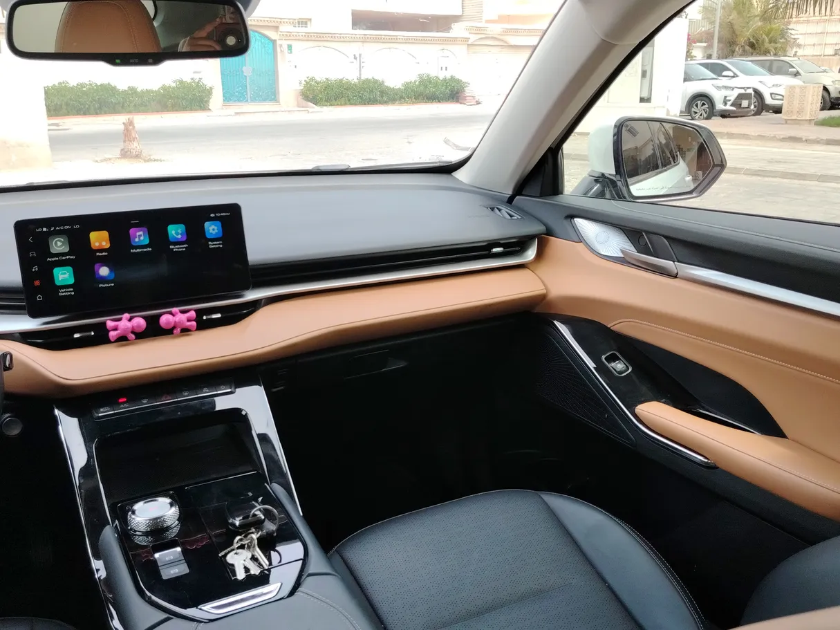 Car image 23