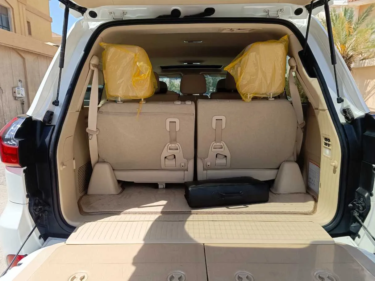 Car image 31