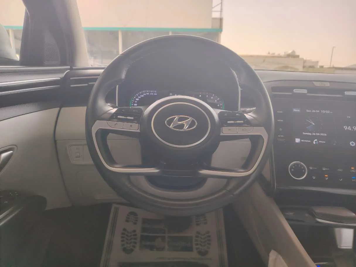 Car image 23