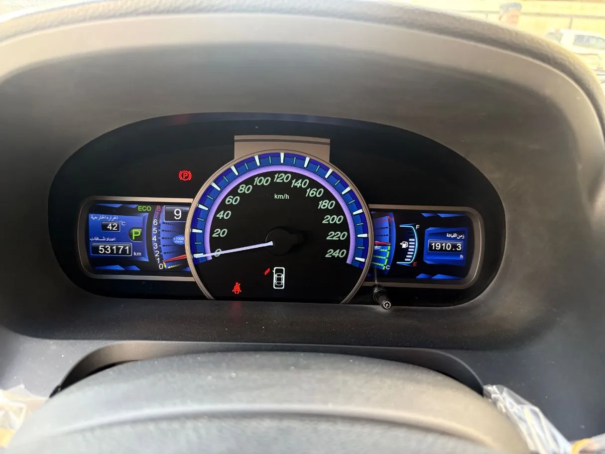 Car image 24