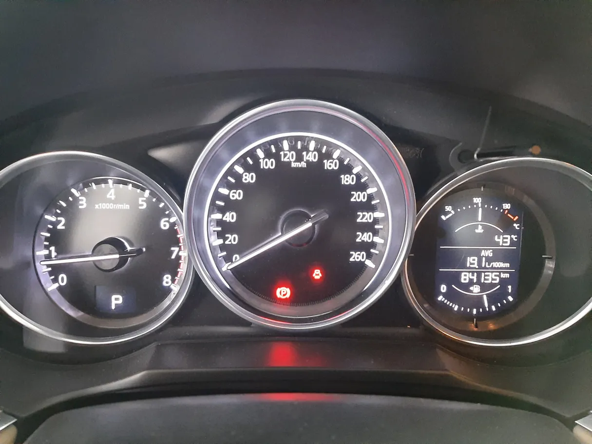 Car image 14