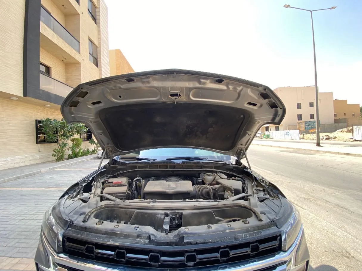Car image 25