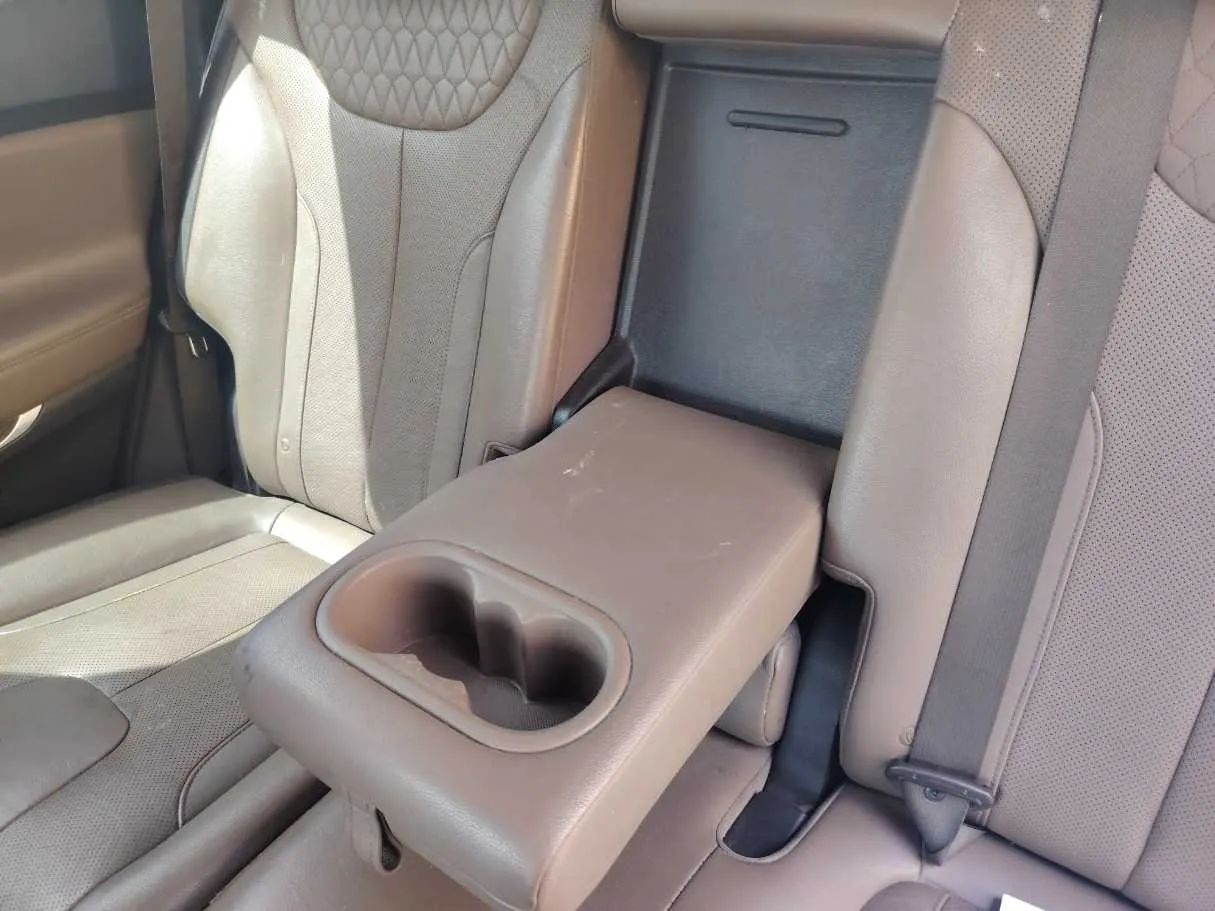 Car image 28