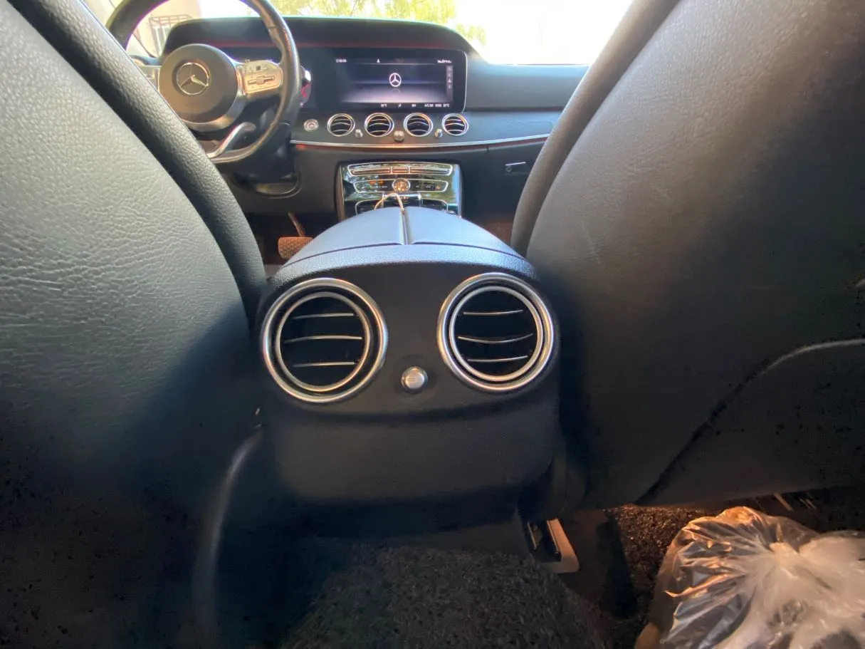 Car image 29