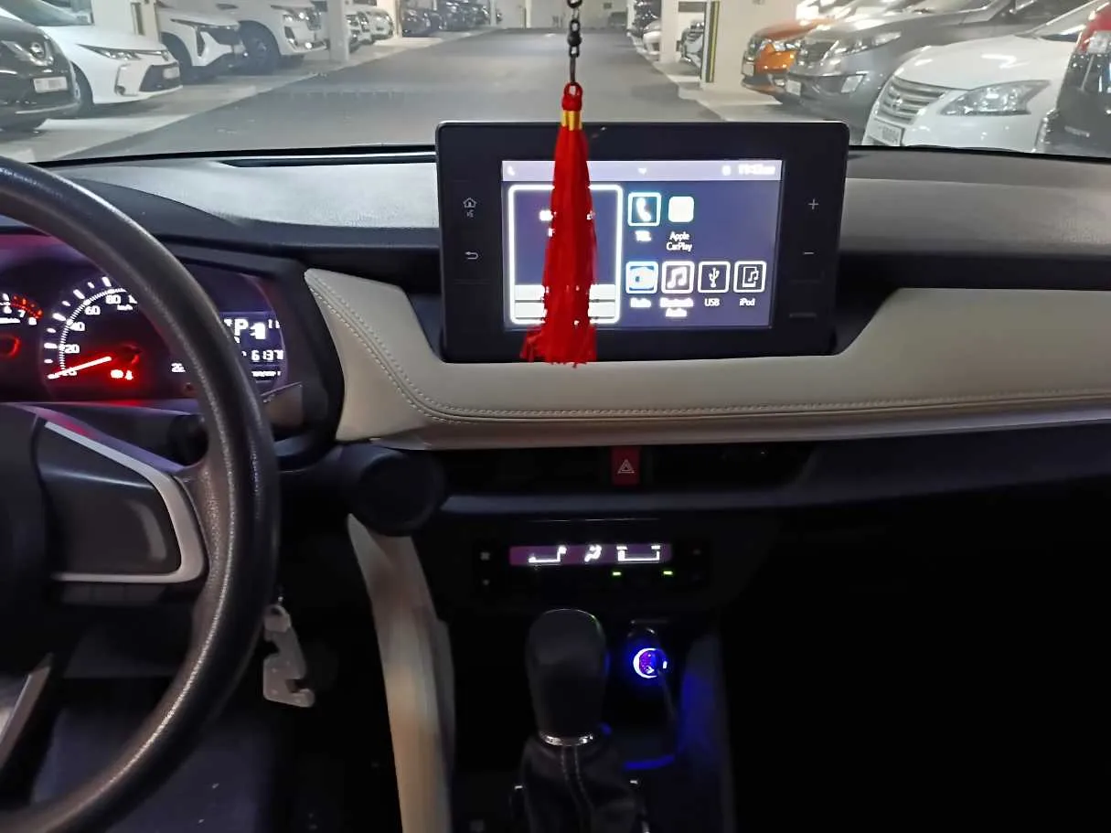 Car image 15