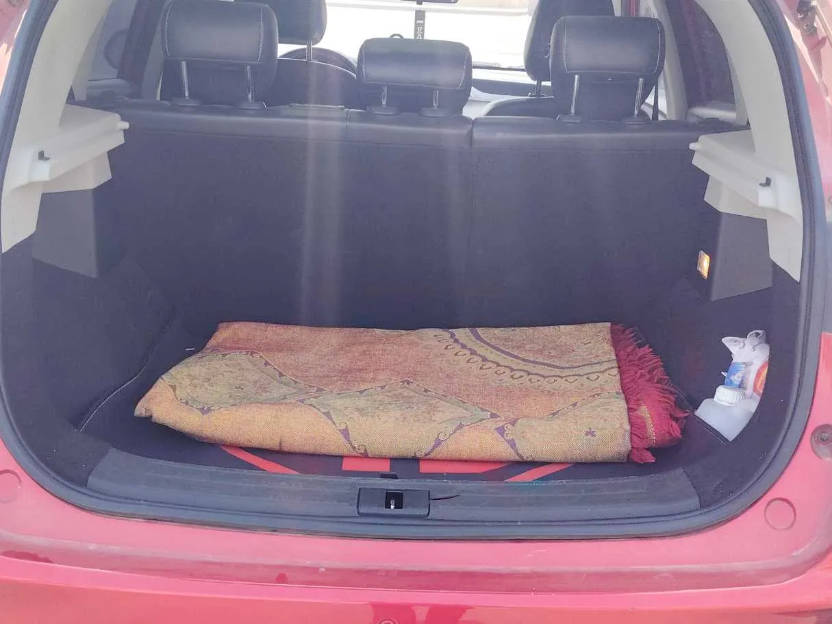 Car image 26