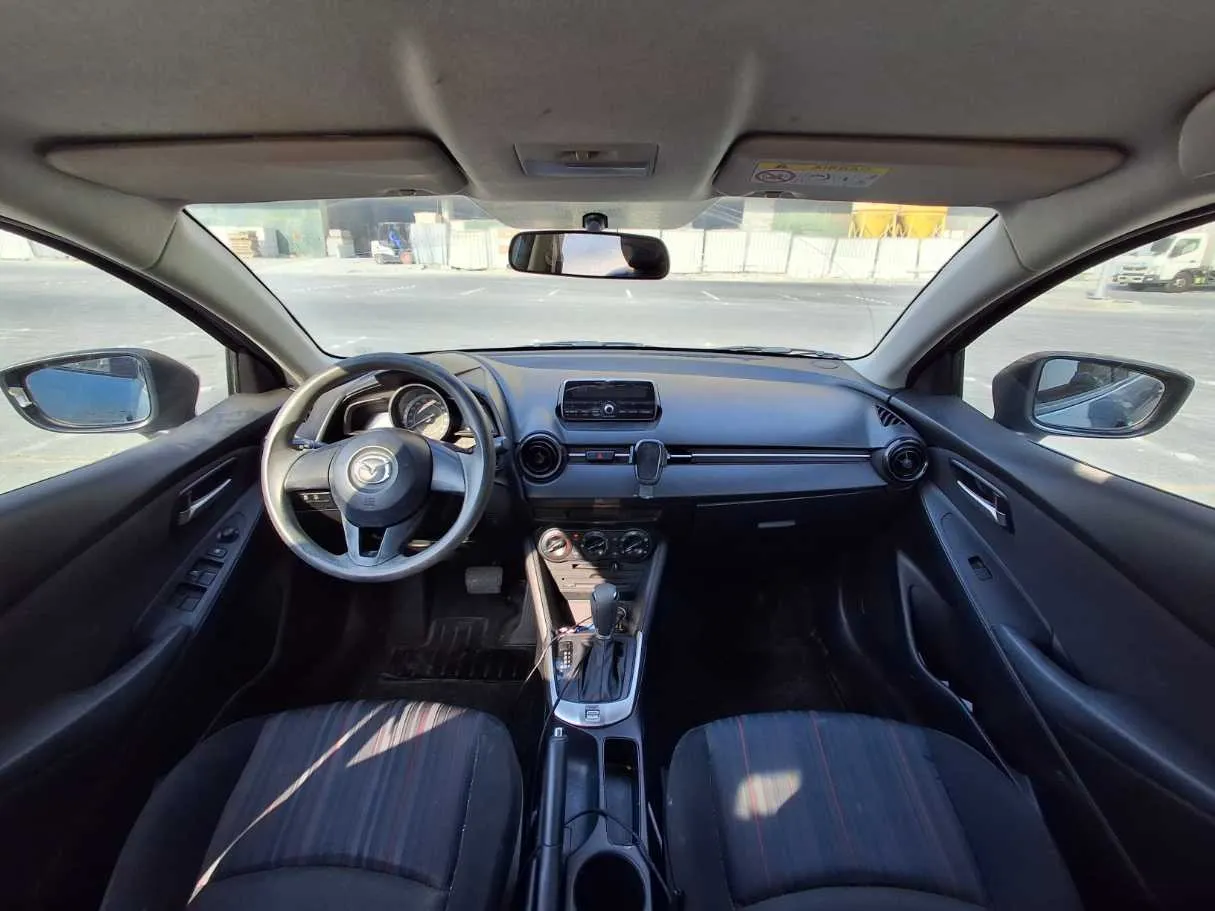 Car image 14