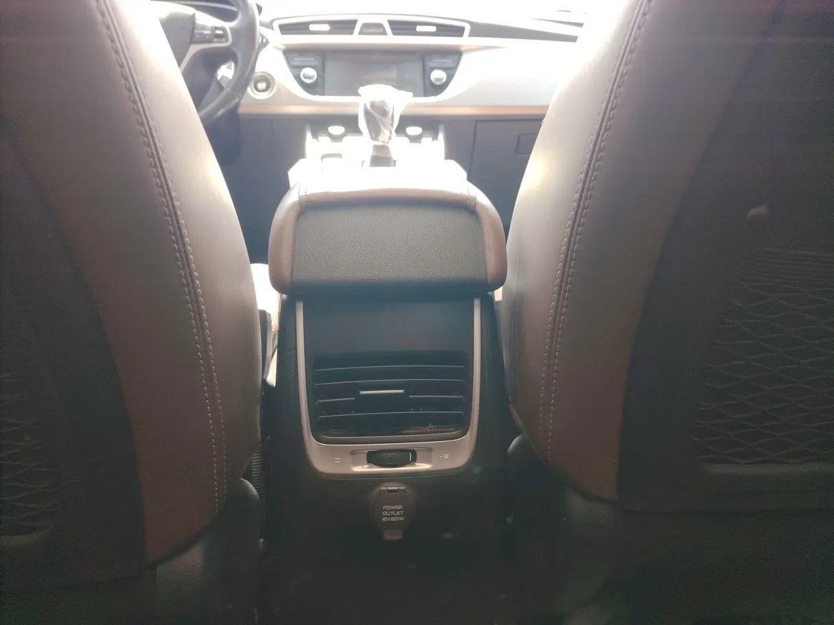 Car image 25