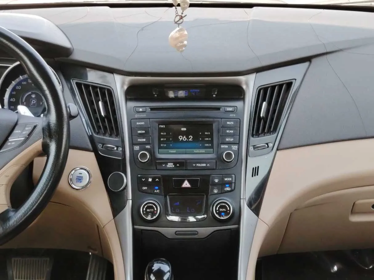 Car image 21