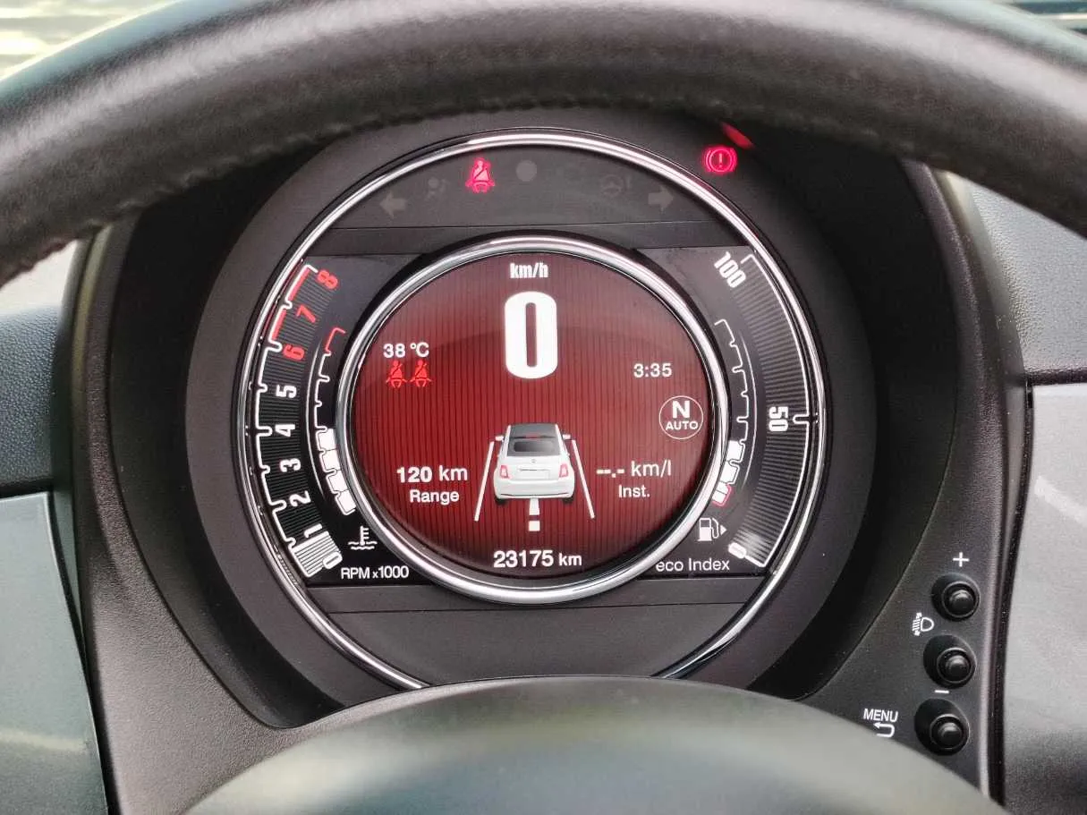 Car image 28