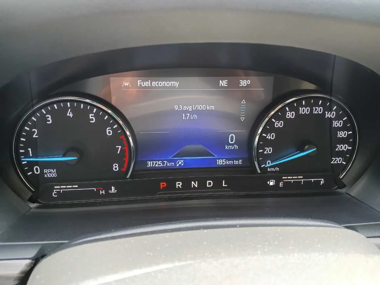 Car image 24