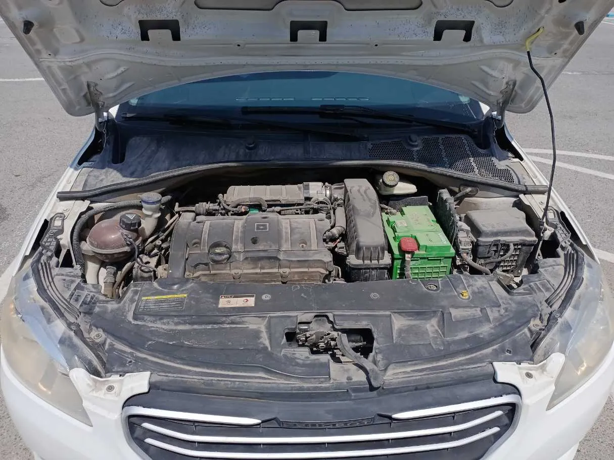 Car image 11
