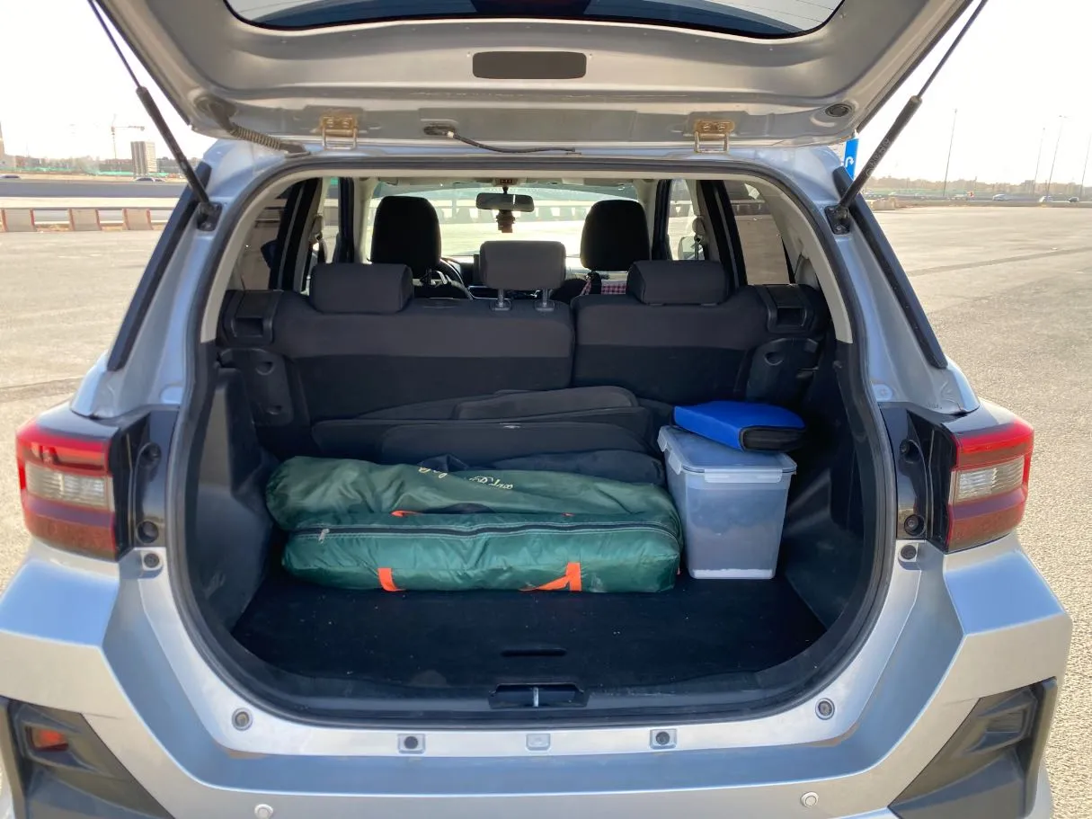 Car image 18