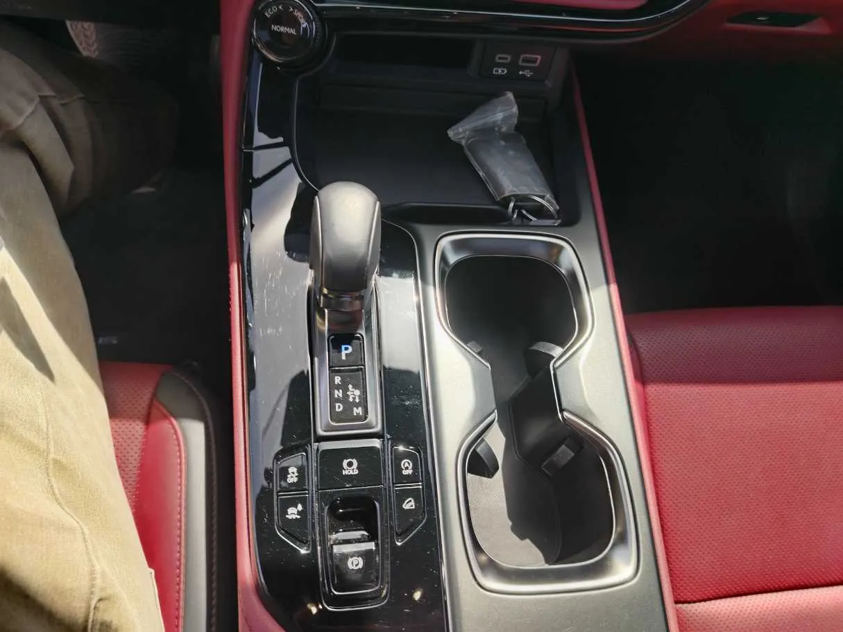 Car image 23