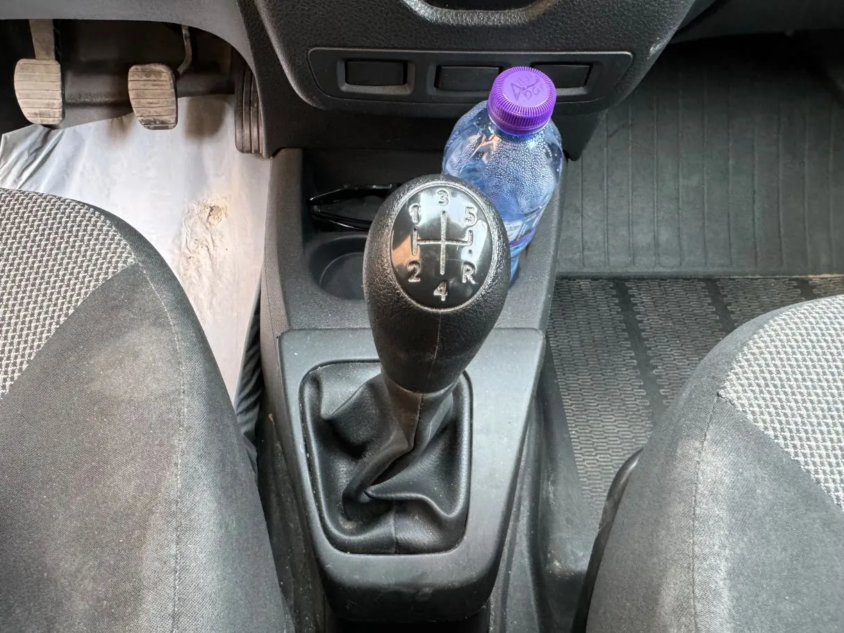 Car image 13