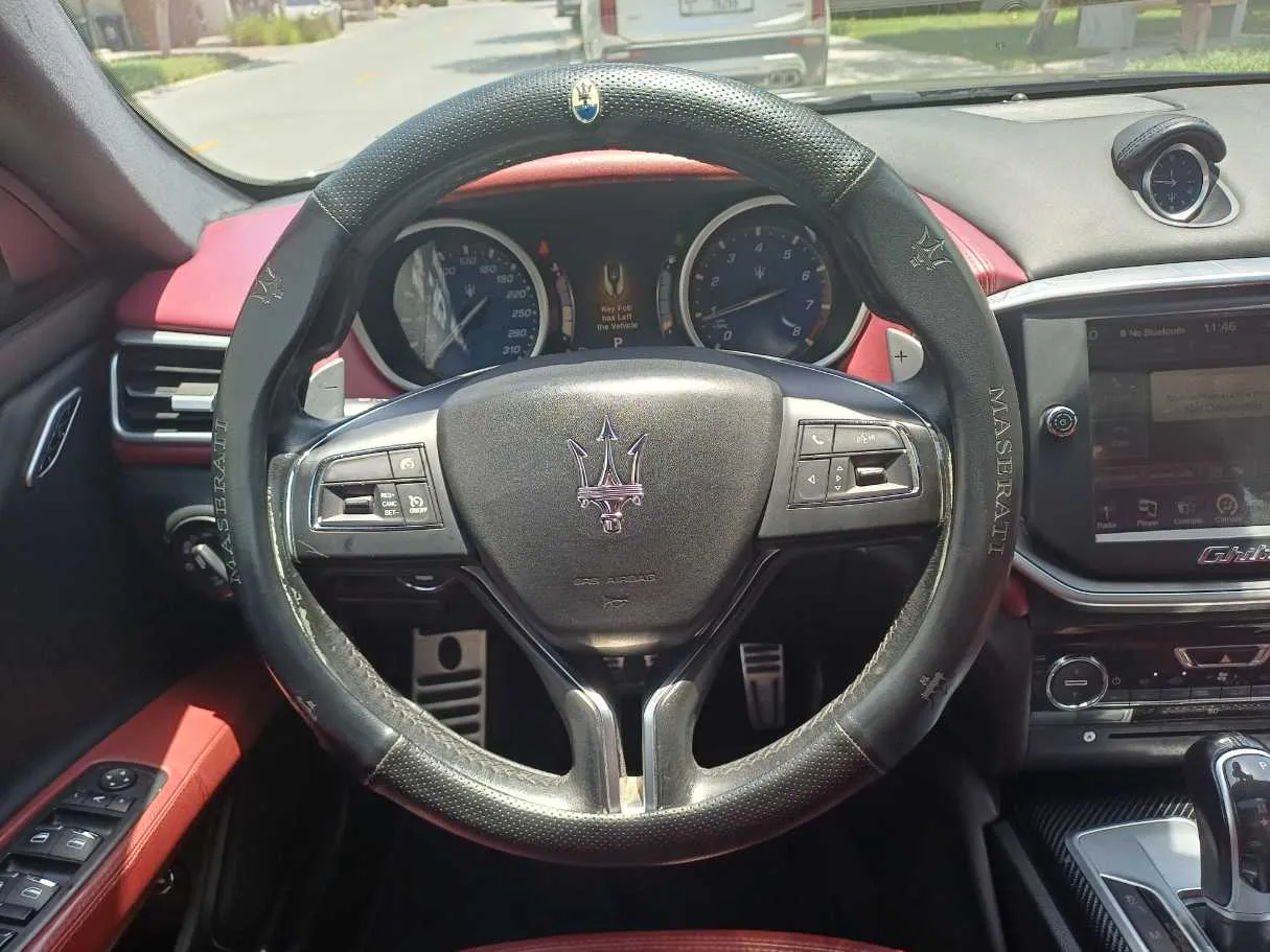 Car image 14