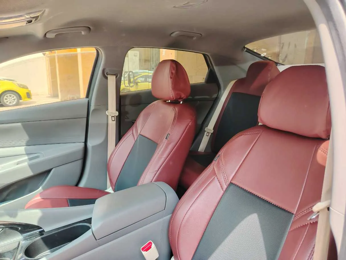 Car image 15