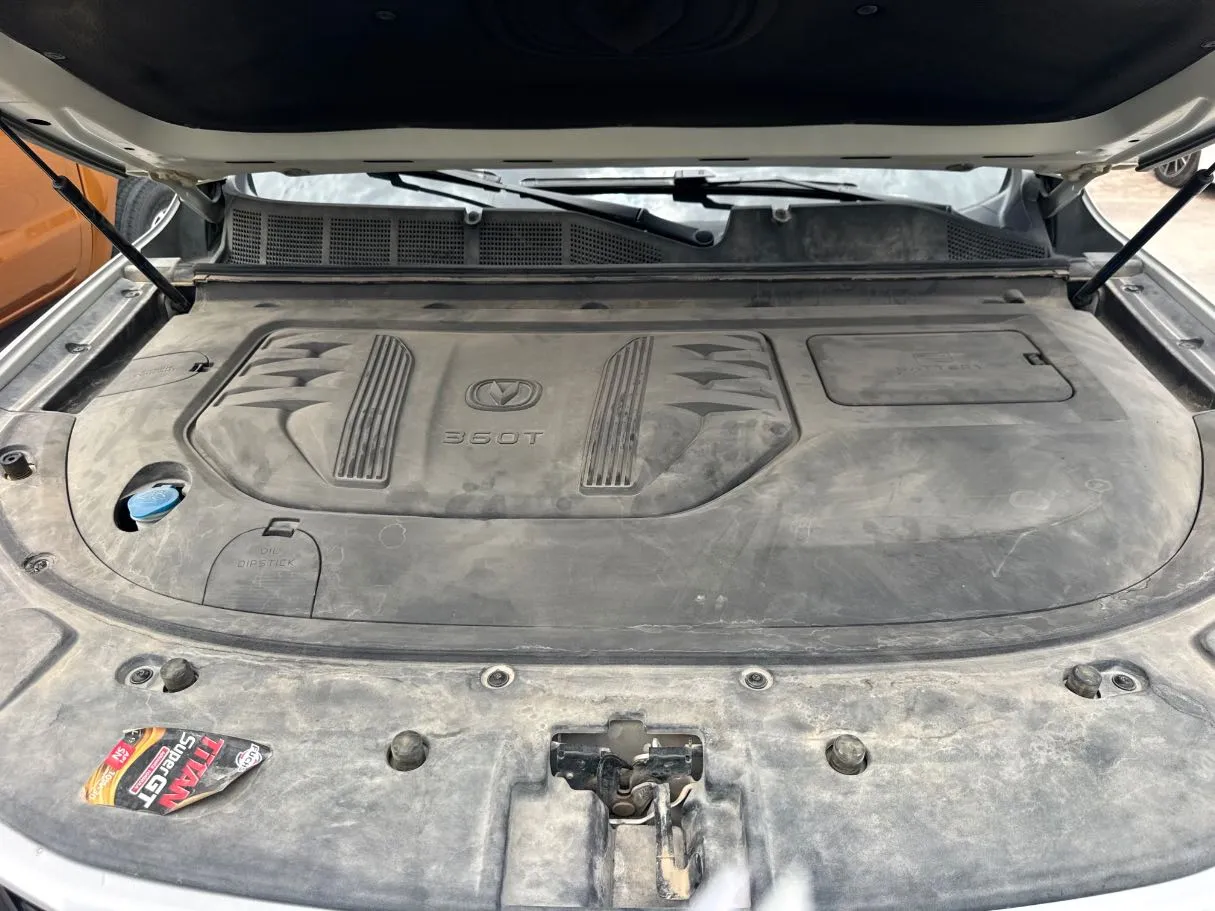 Car image 19