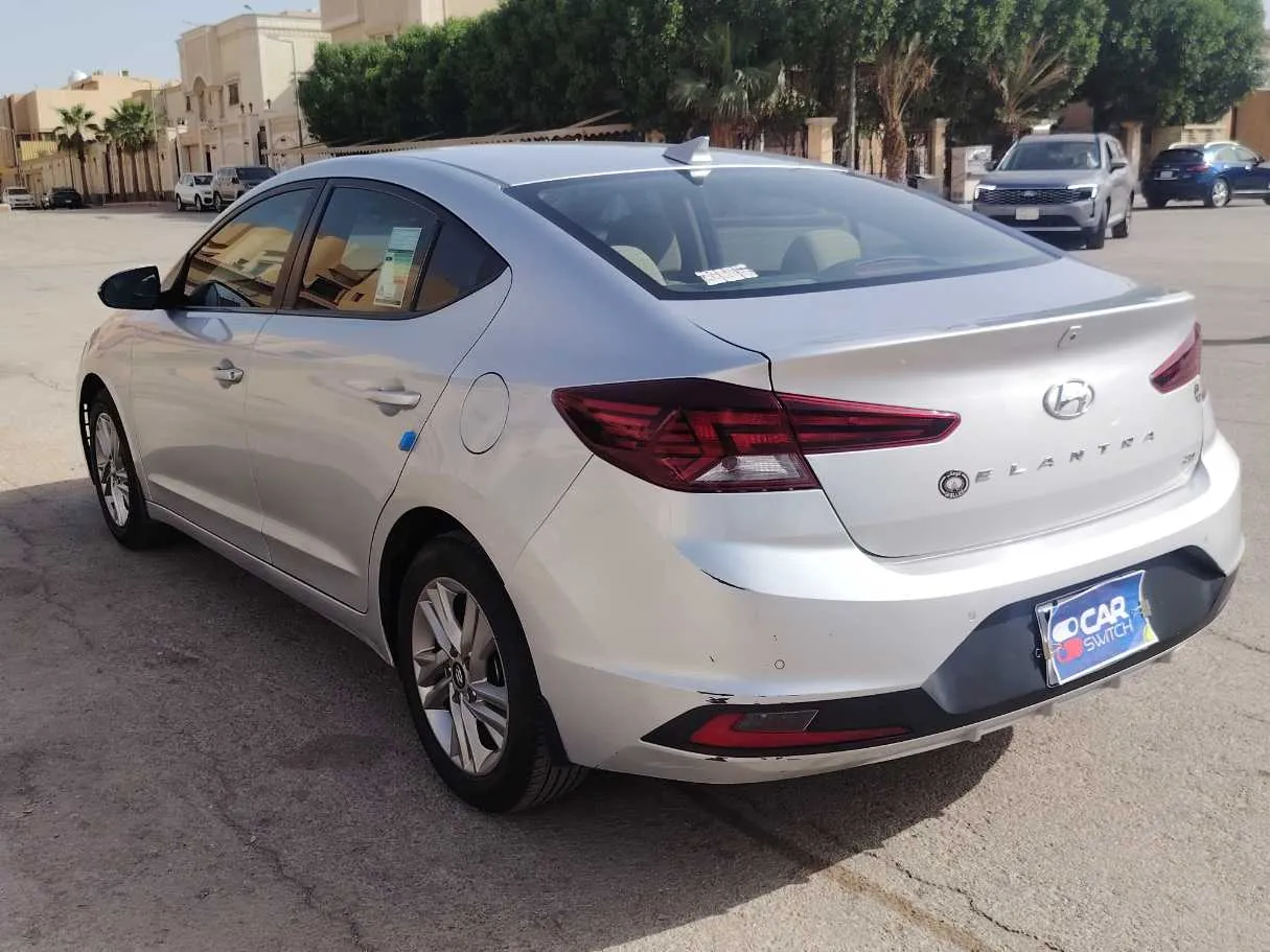 Car image 7