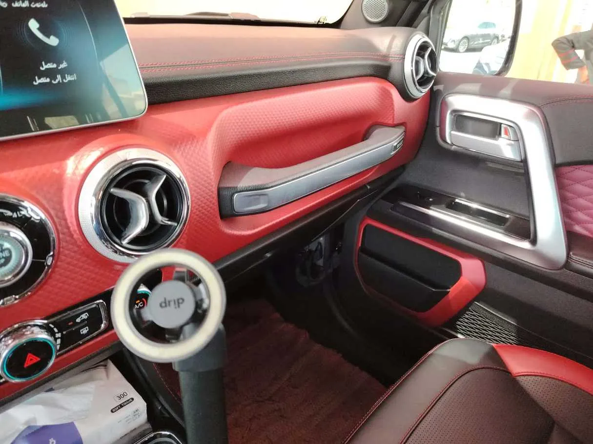 Car image 25