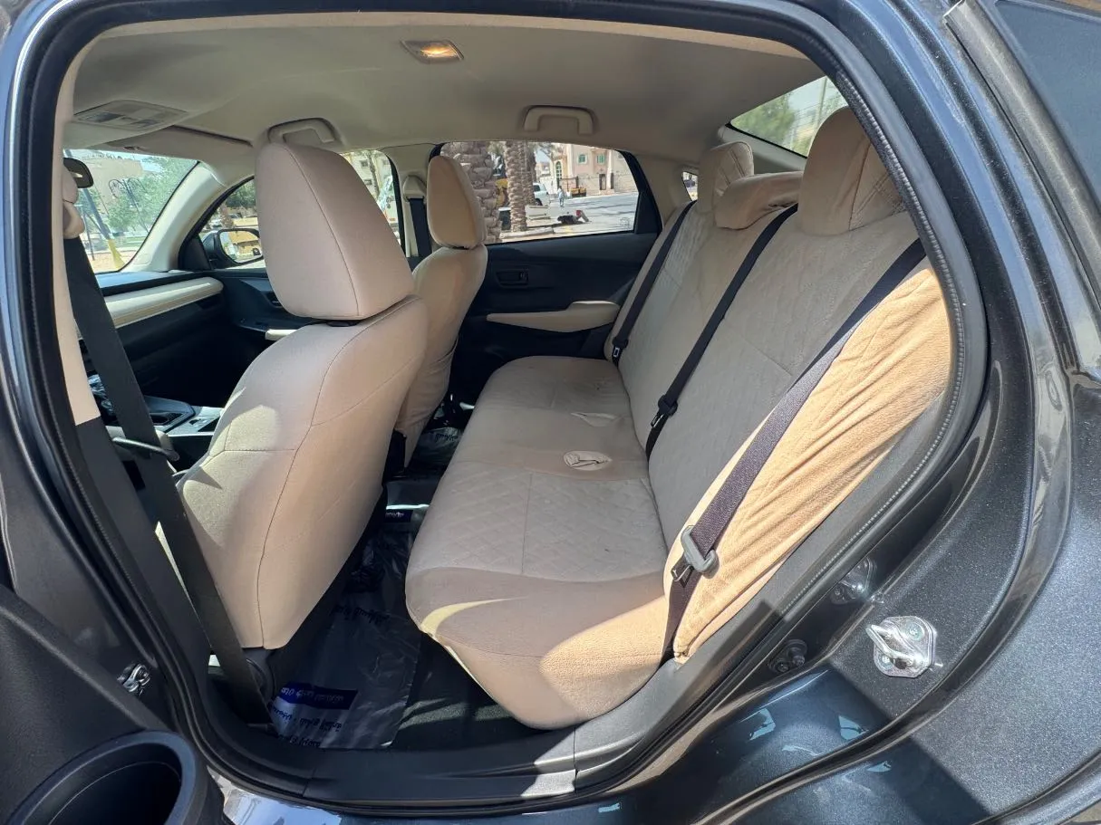 Car image 12