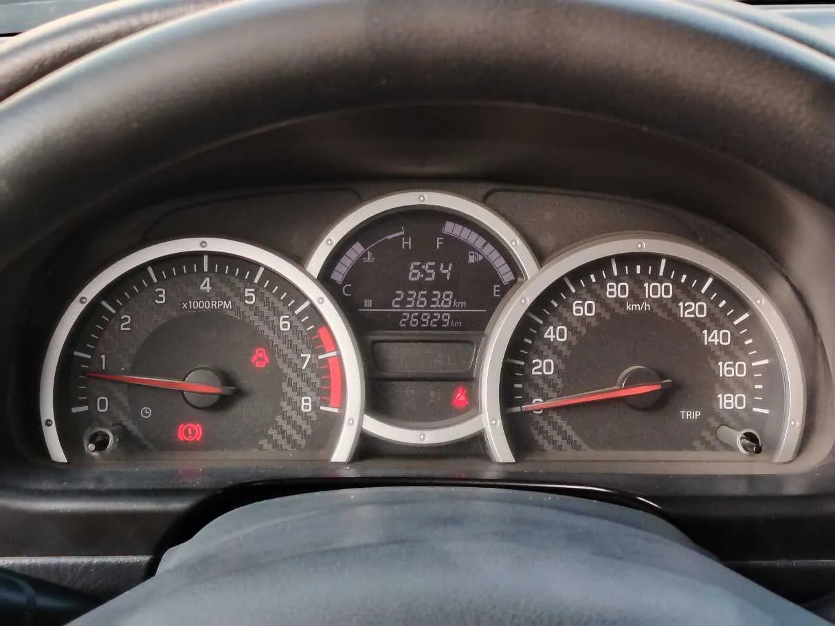 Car image 19