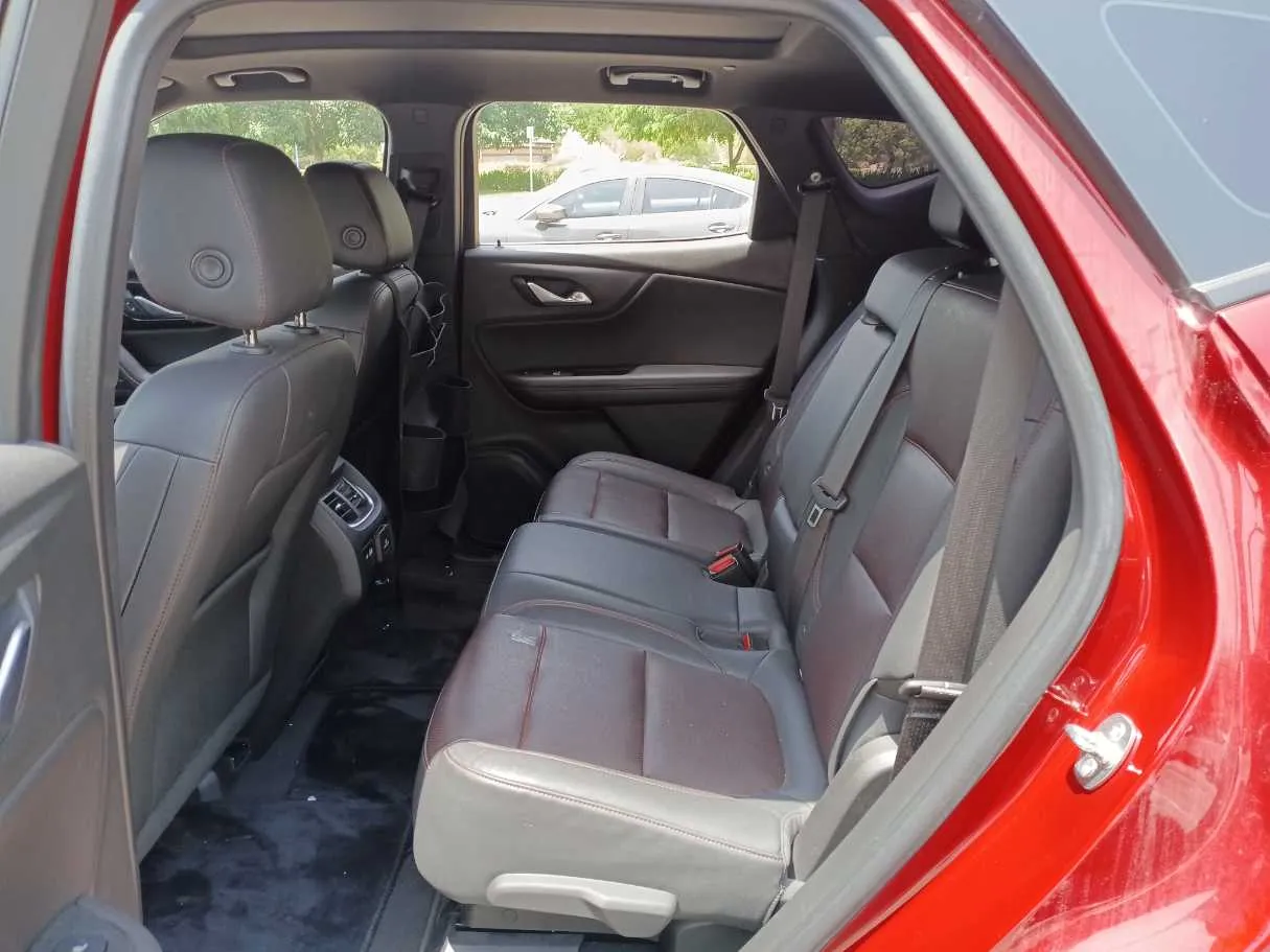 Car image 13