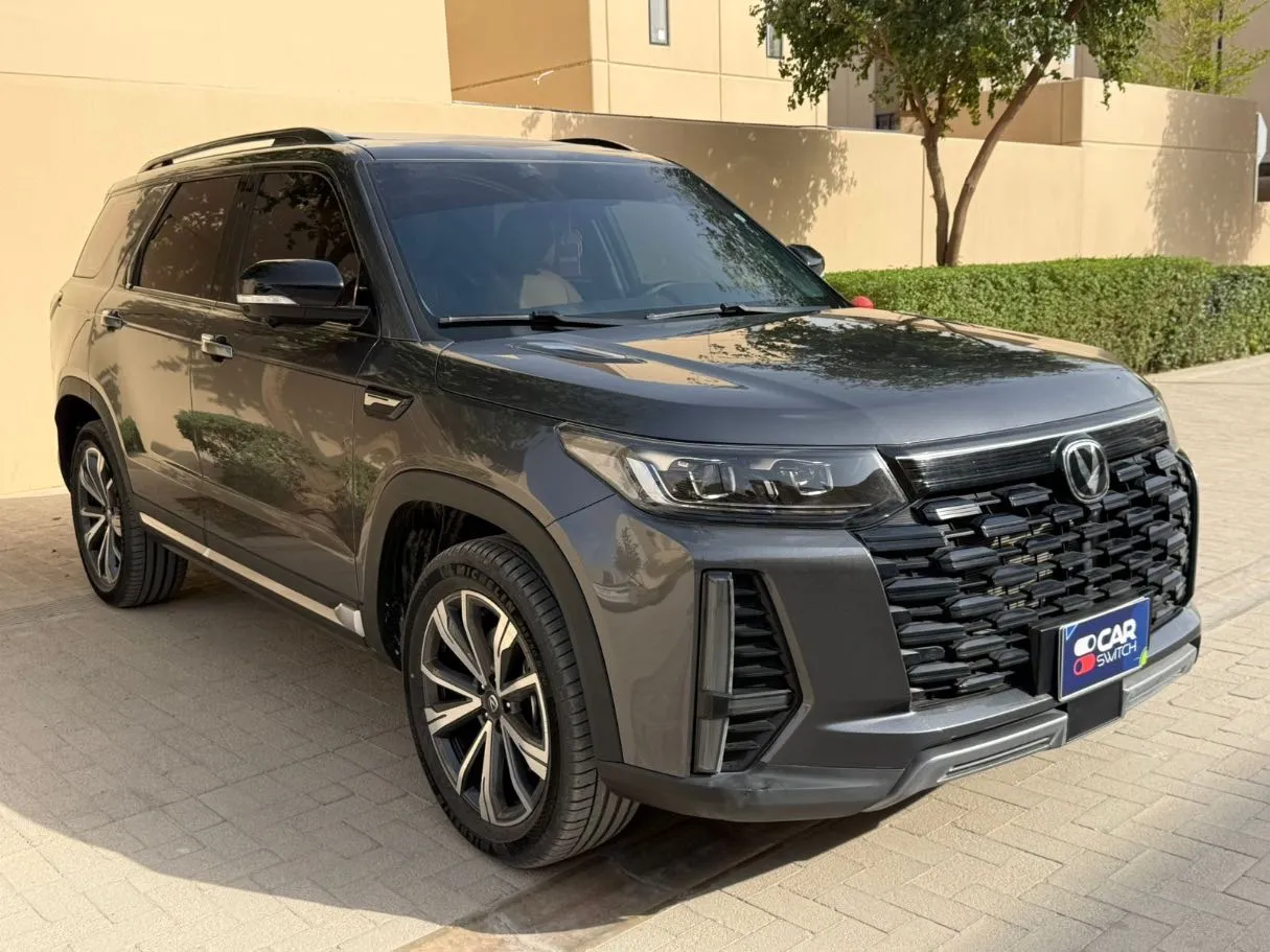 Car image 3