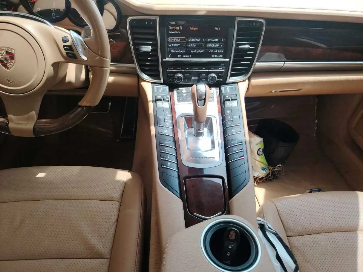 Car image 23