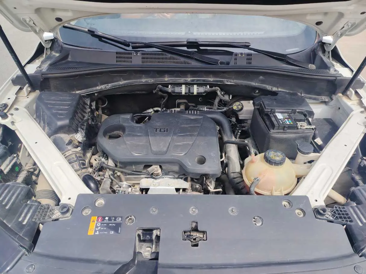 Car image 30