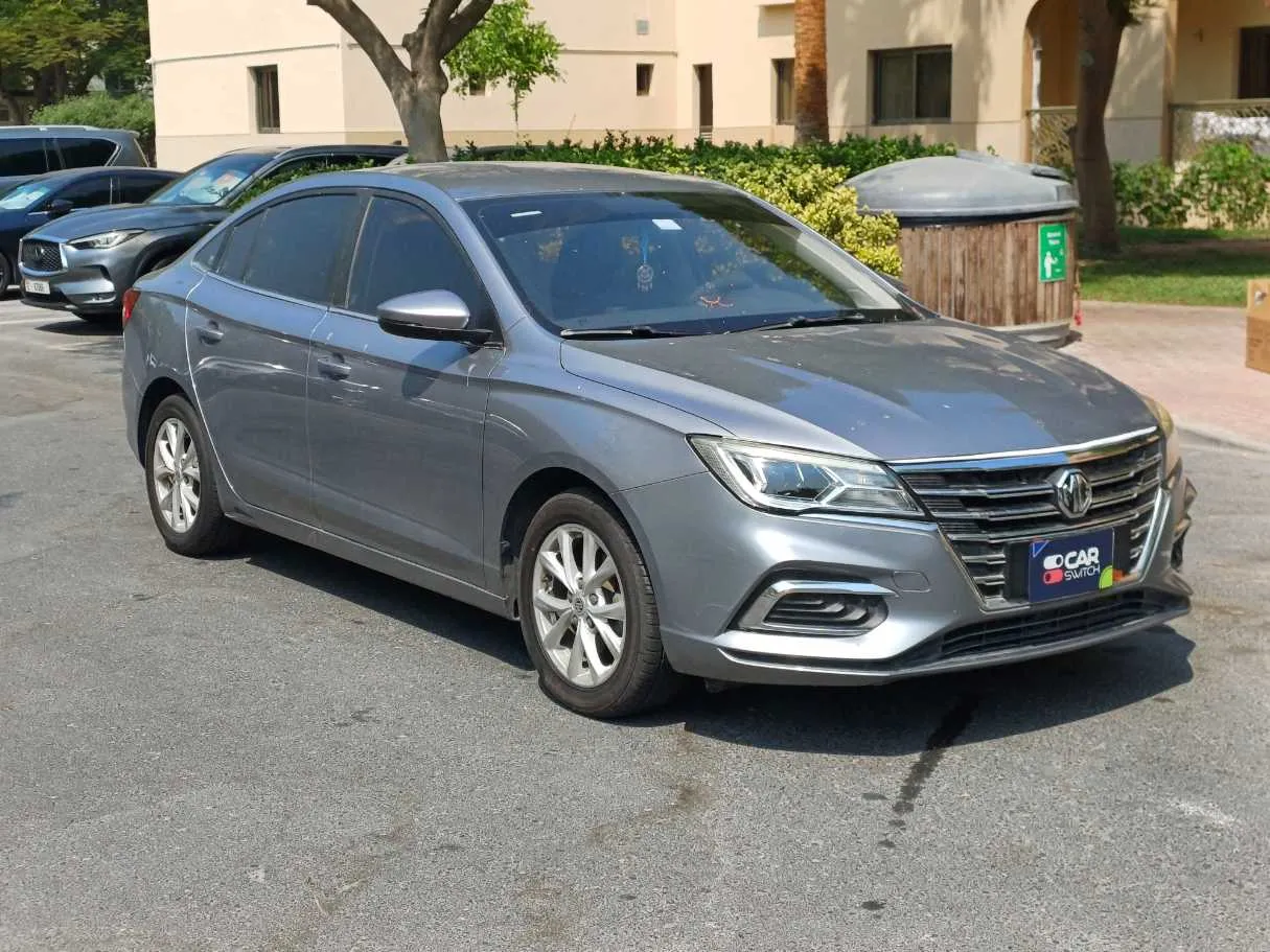 Car image 4