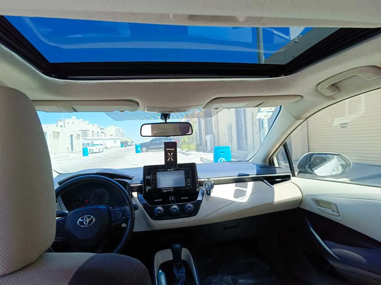 Car image 19