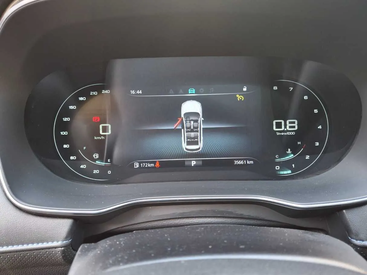 Car image 18
