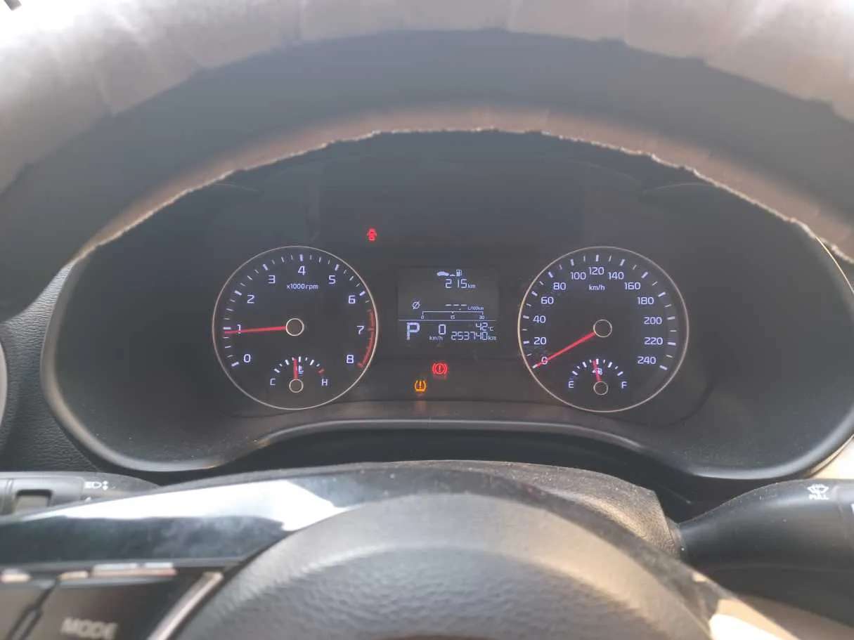 Car image 17