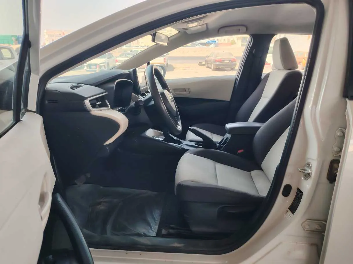 Car image 11