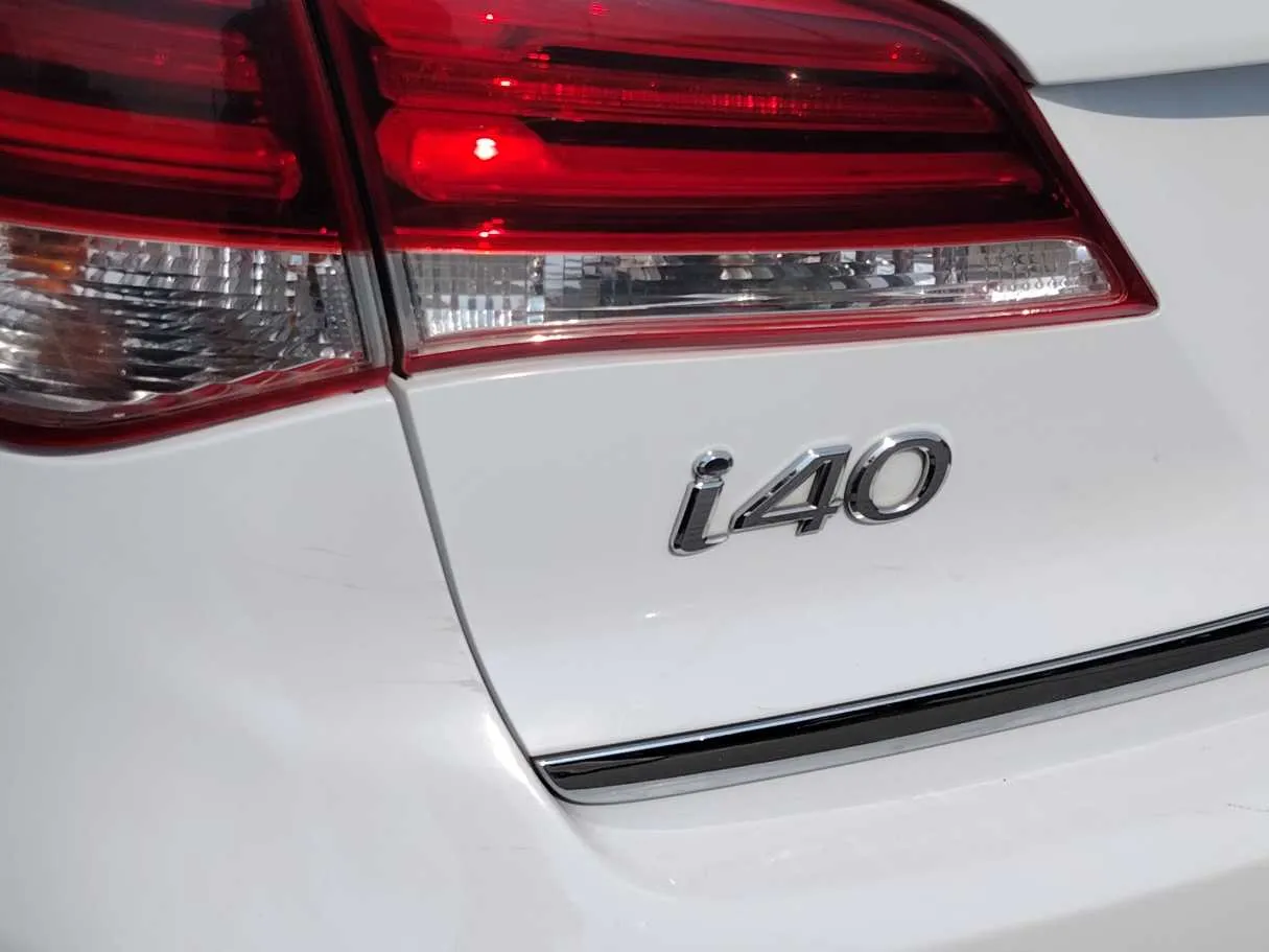 Car image 36