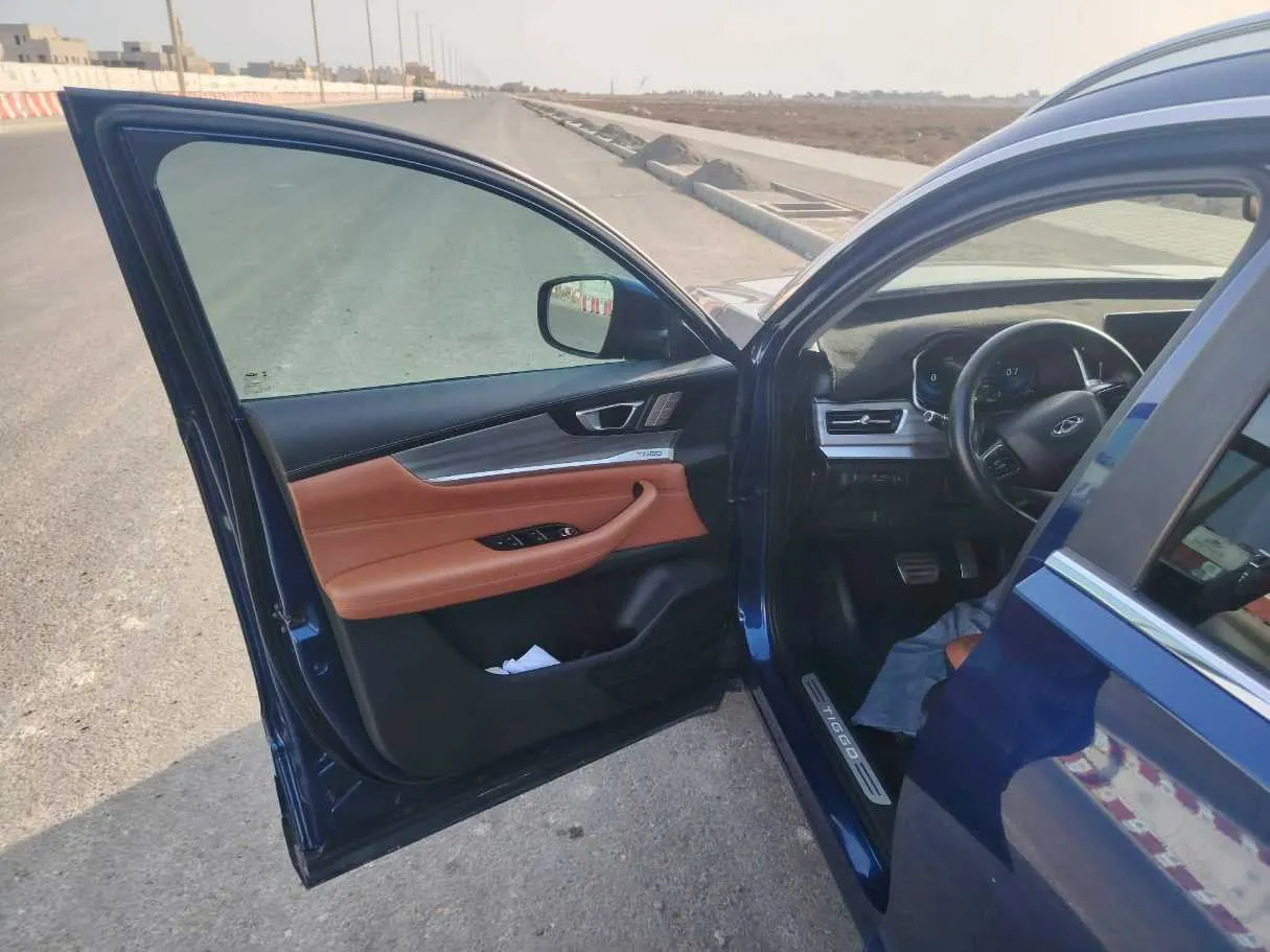 Car image 11