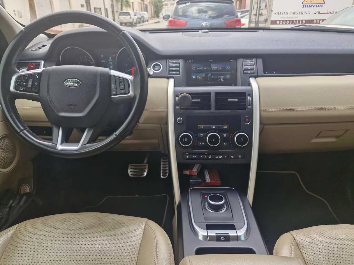 Car image 18