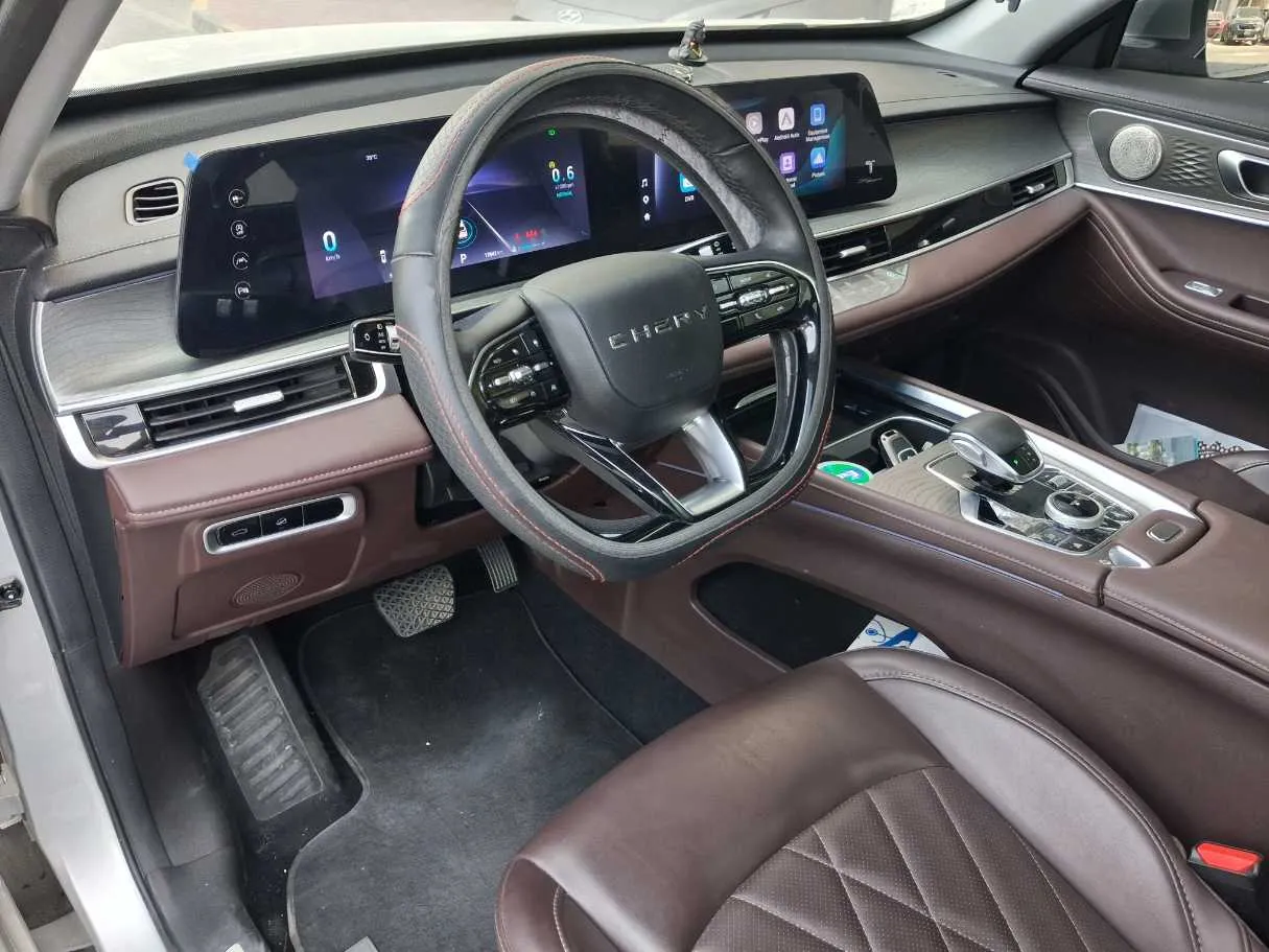 Car image 11