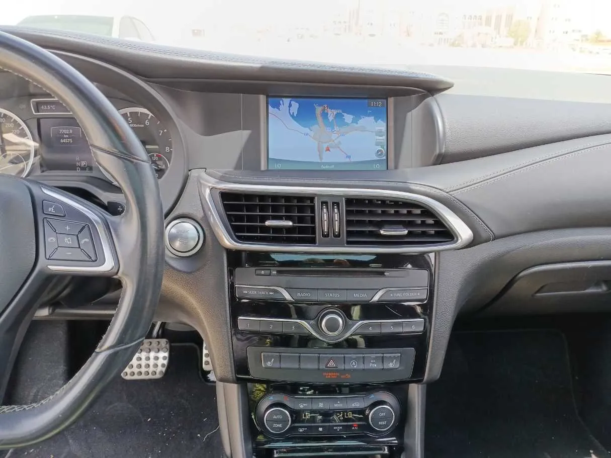 Car image 15