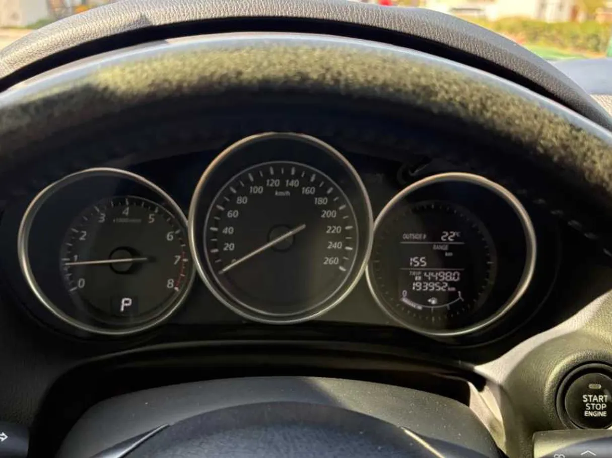 Car image 15