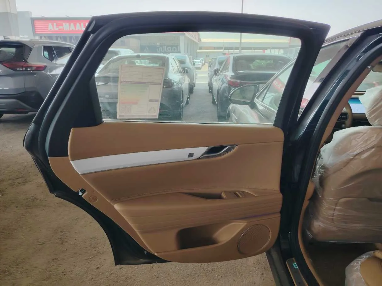 Car image 21
